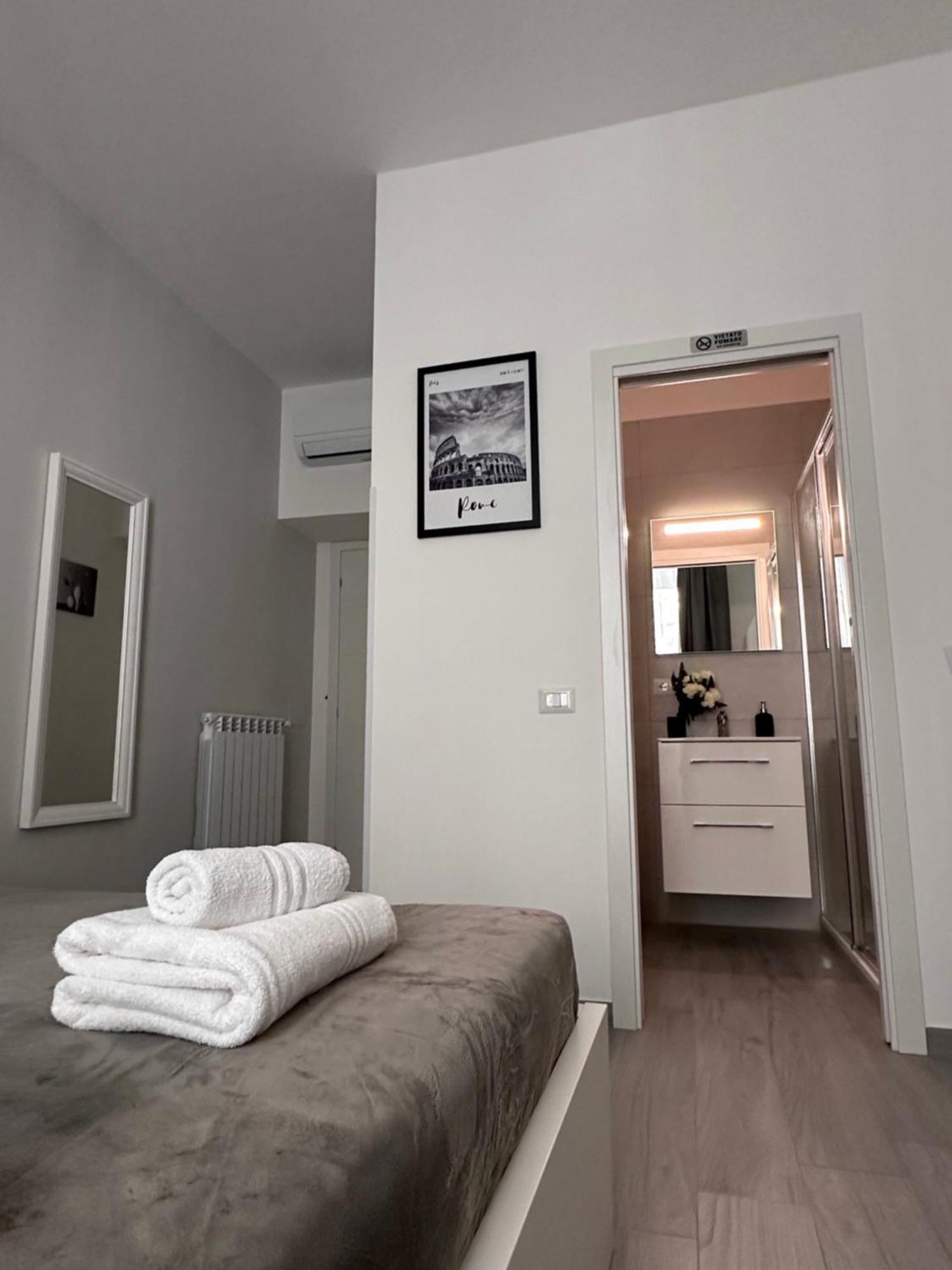 Roma Guesthouse Affittacamere Centro Citta' Softrooms-Metro' A 1 Metro Exterior foto